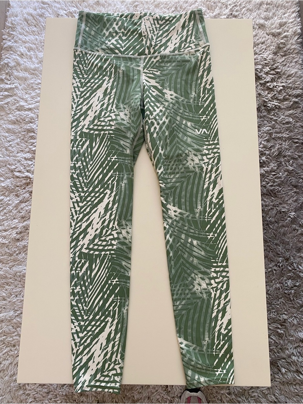 RVCA VA Sport PM Tenore Palm Print Compression Leggings Size Medium